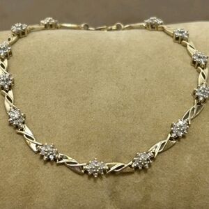 Charming Yellow Gold Diamond Cluster Bracelet